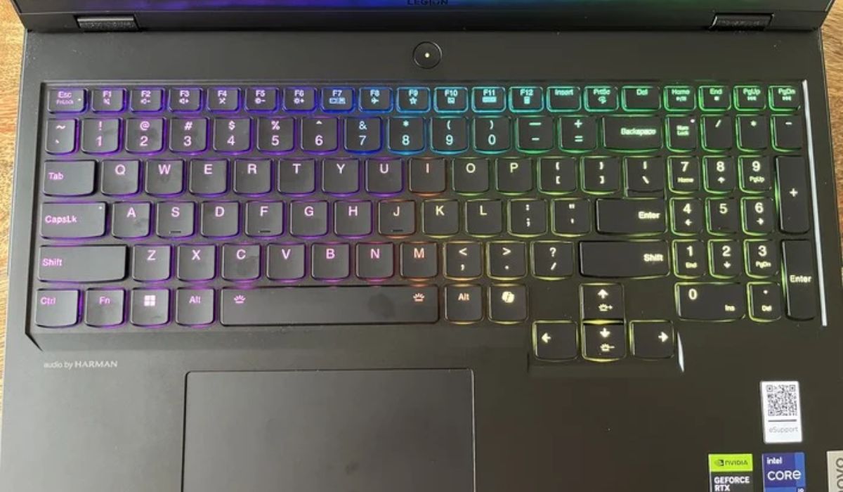 Bàn phím rực rõ của laptop