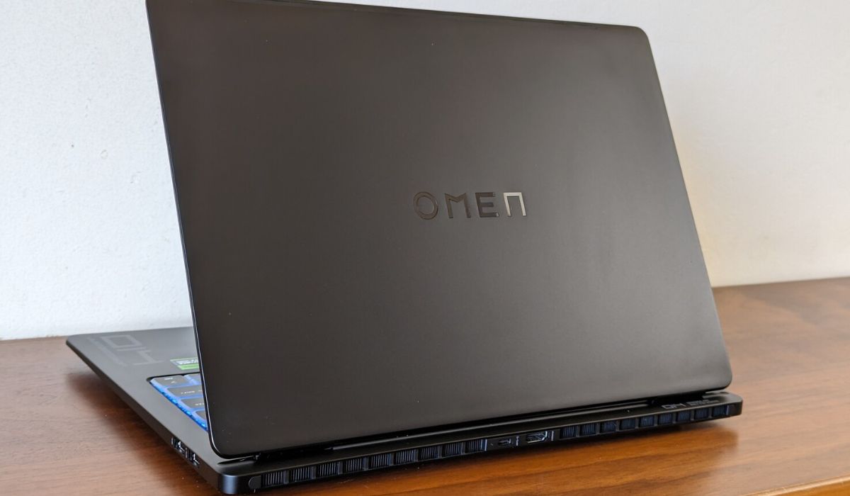 Thiết kế mặt lưng của laptop
