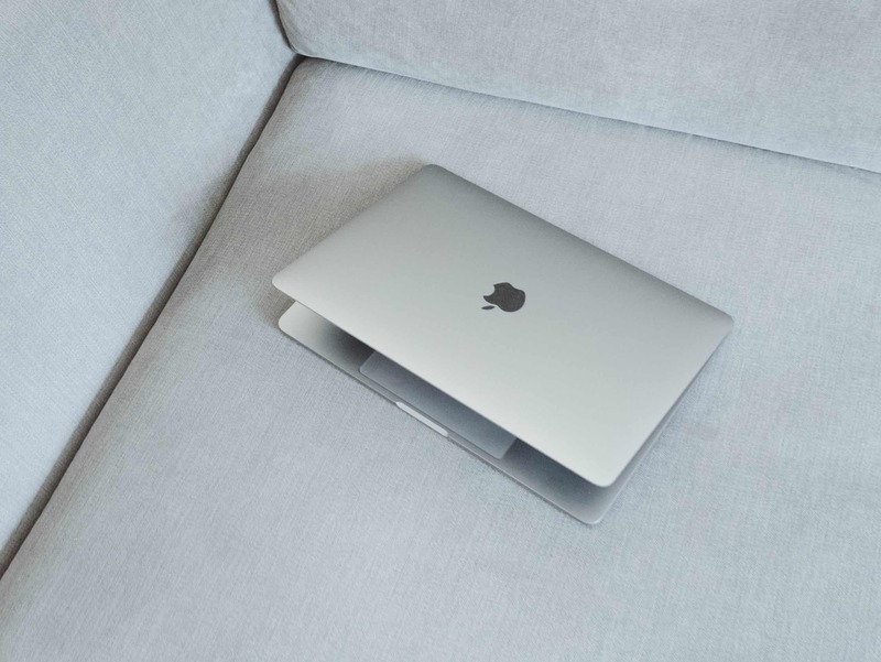 thiết kế macbook pro 13 inch 2020