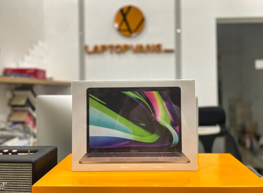 macbook pro 2022 laptop vàng