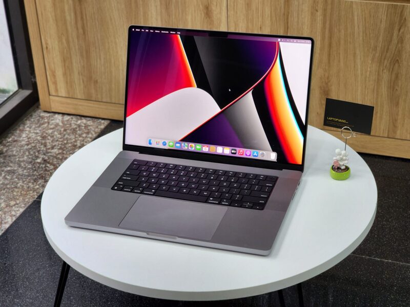 macbook pro 16 inch