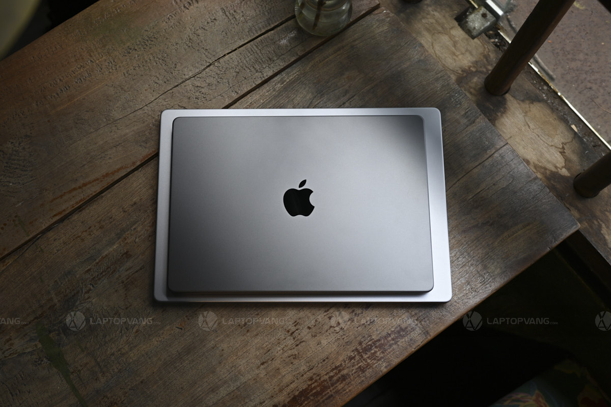 Space Black và Space Gray