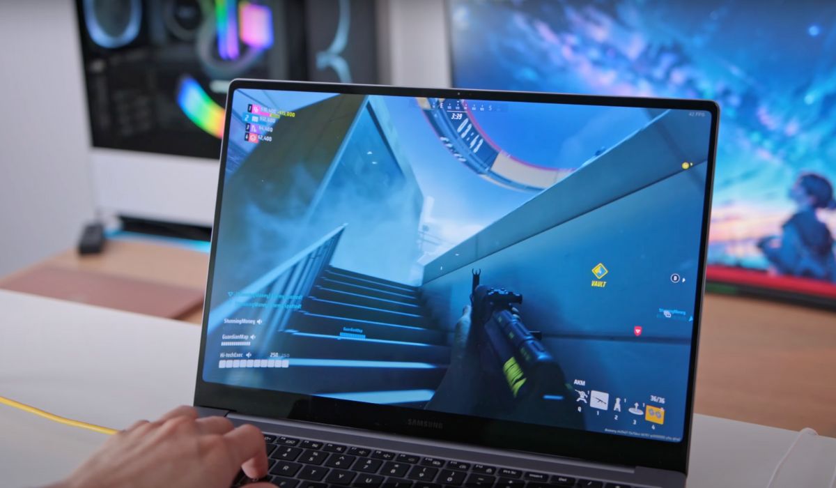 Chơi game trên Samsung Galaxy Book4 Ultra