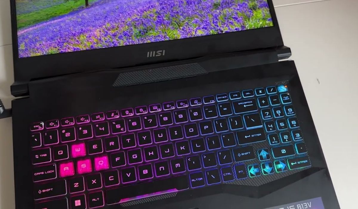 Bàn phím có đèn LED nền rực rỡ