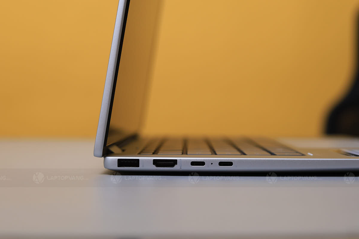Cổng kết nối bên trái Envy 14 2024