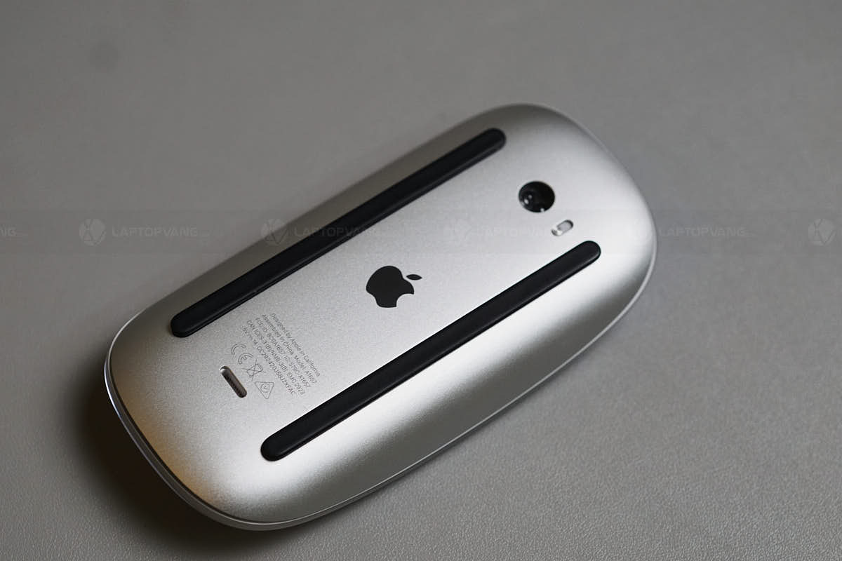 Mặt dưới Magic Mouse 2