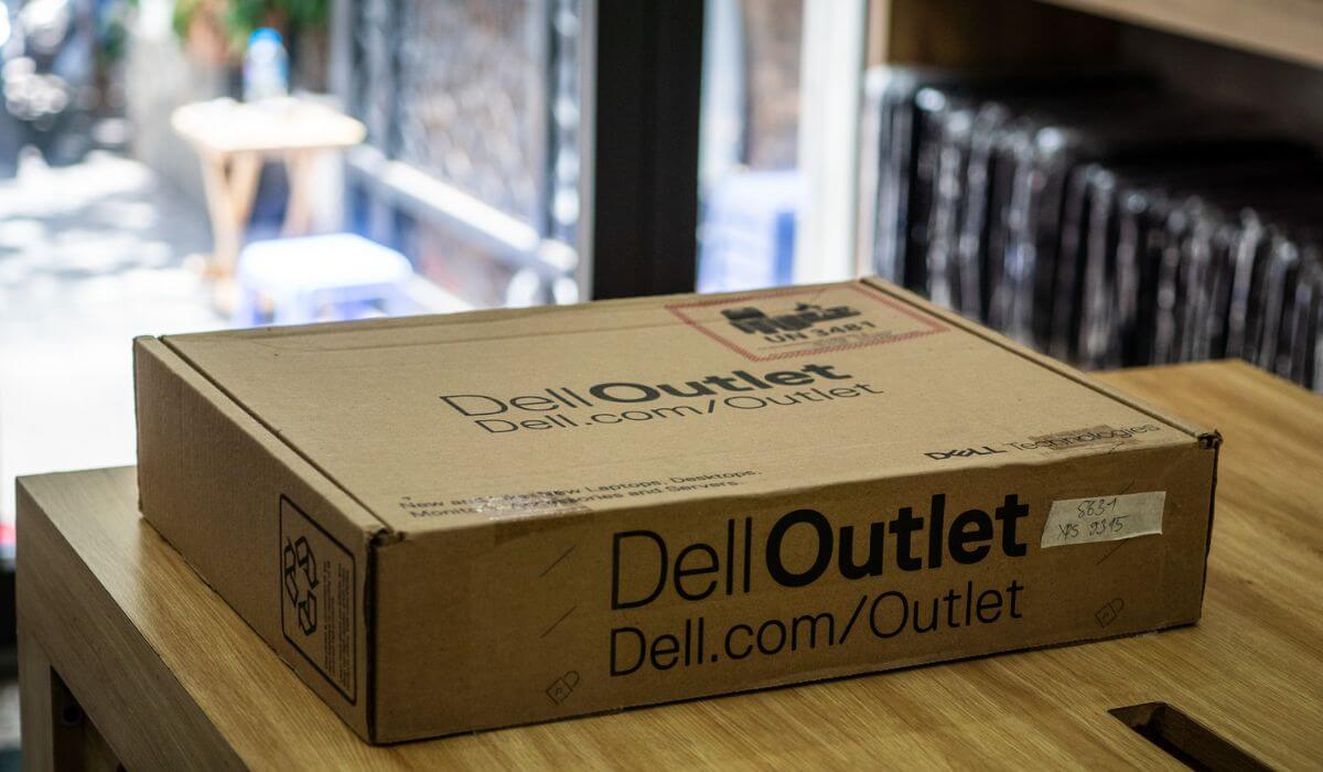 Thùng Laptop Outlet