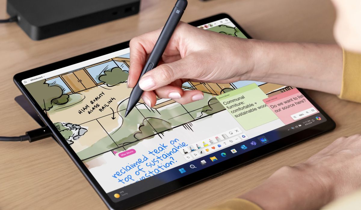 Surface Pro 10 hỗ trợ làm việc trực tiếp với màn hình