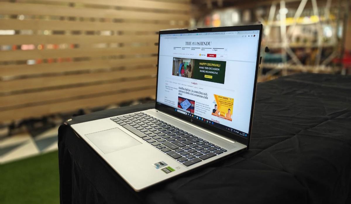 Ngoại hình thanh lịch của HP Pavilion Plus 16