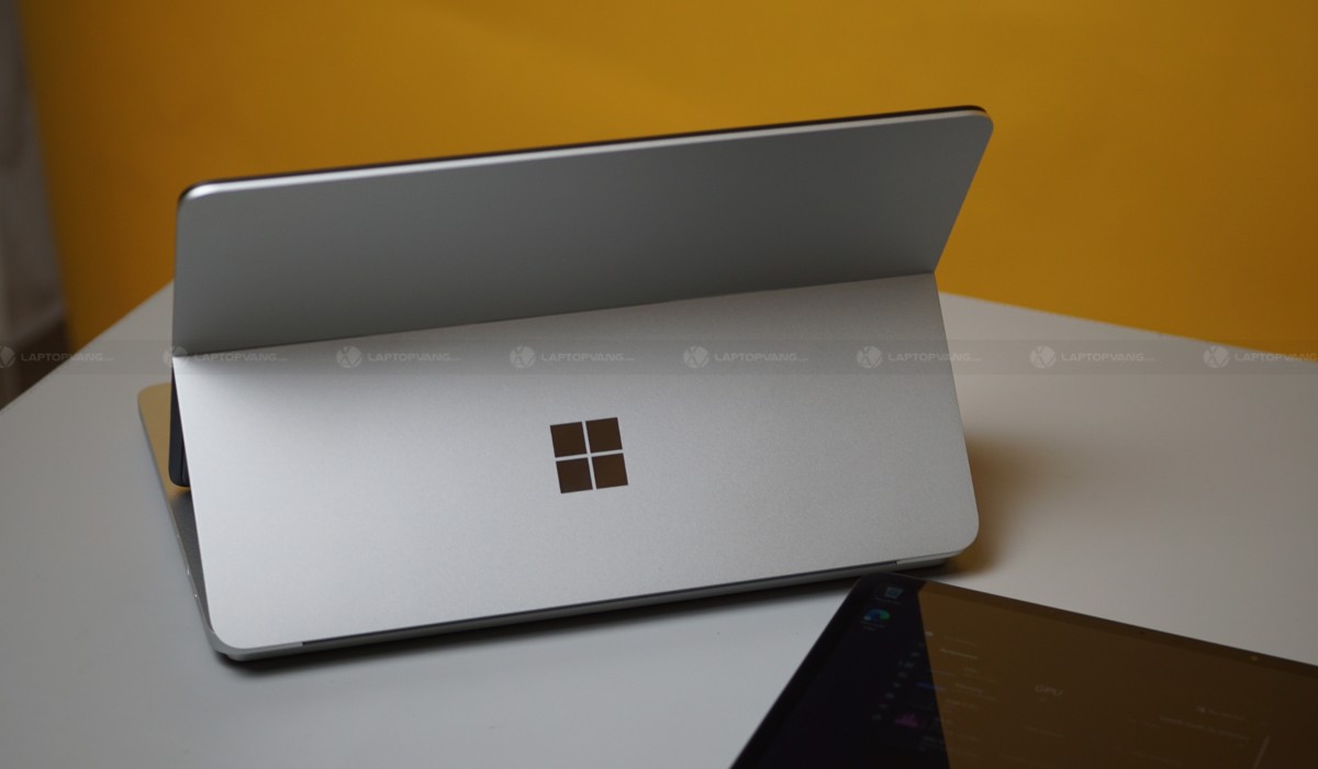Mặt lưng Suface Laptop Studio 2 2023