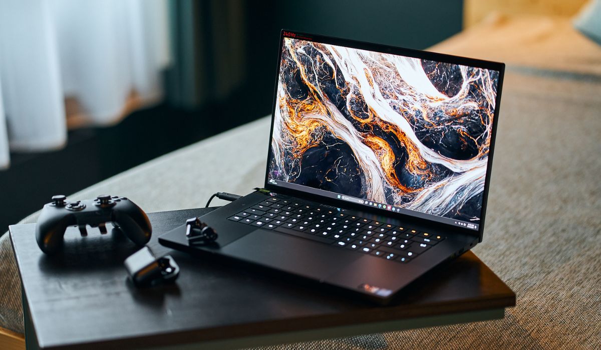 Ngoại hình bắt mắt và thời trang 