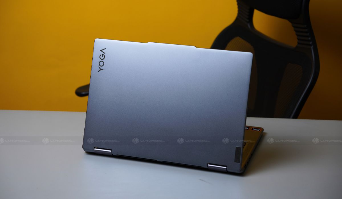 Ngoại hình sang trọng của Yoga 7 2-in-1 14IML9