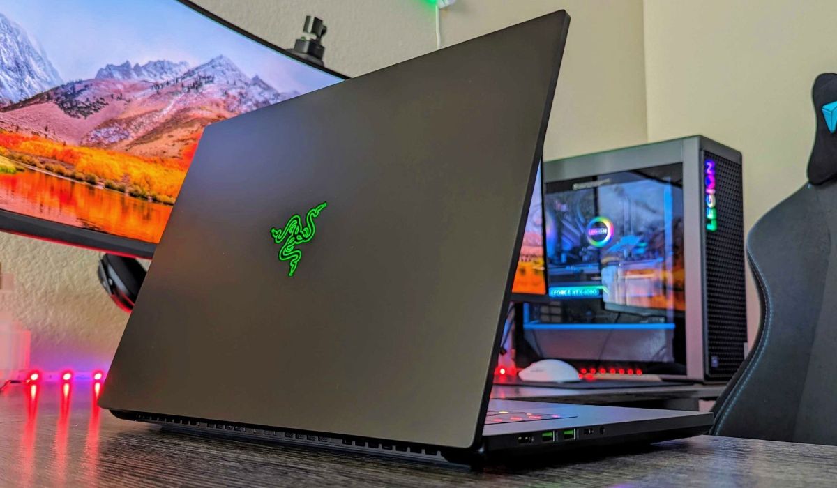 Thiết kế hiện đại và ấn tượng của laptop