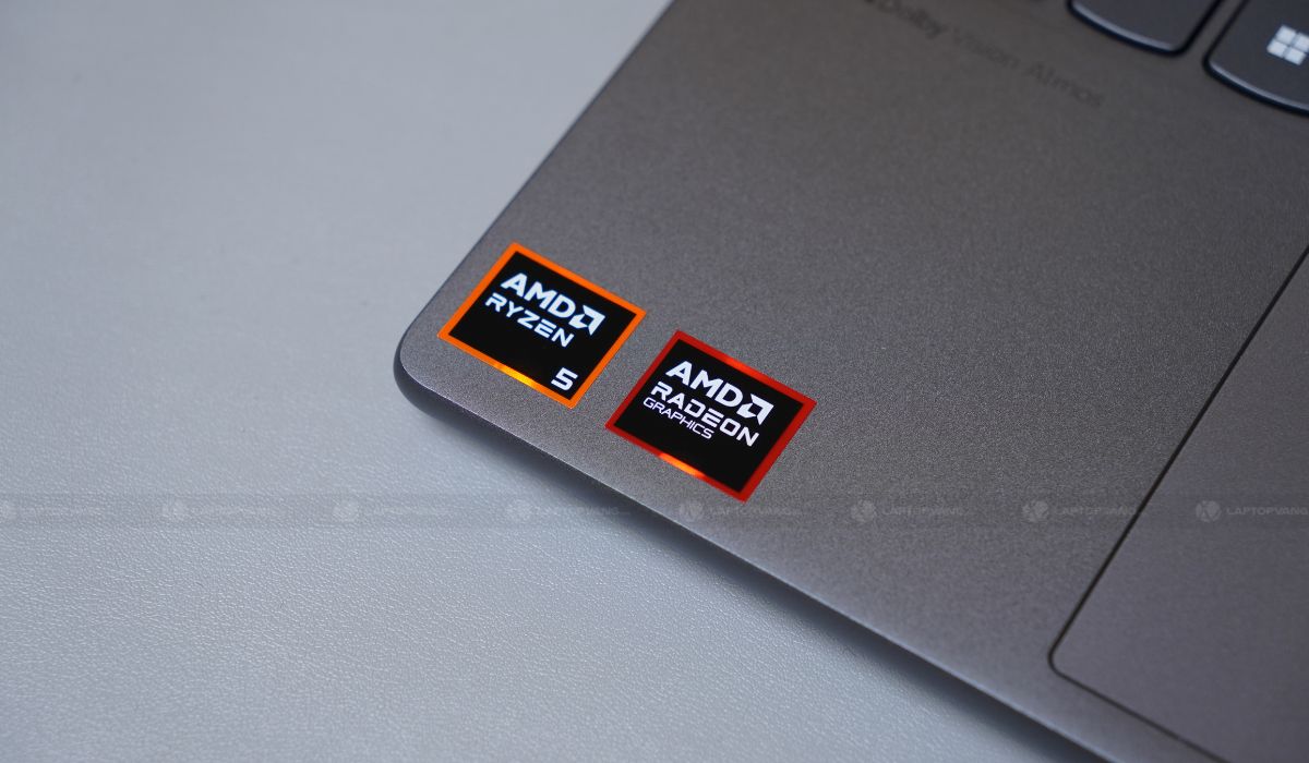 Lenovo Yoga 7 2-in-1 14AHP9 AMD