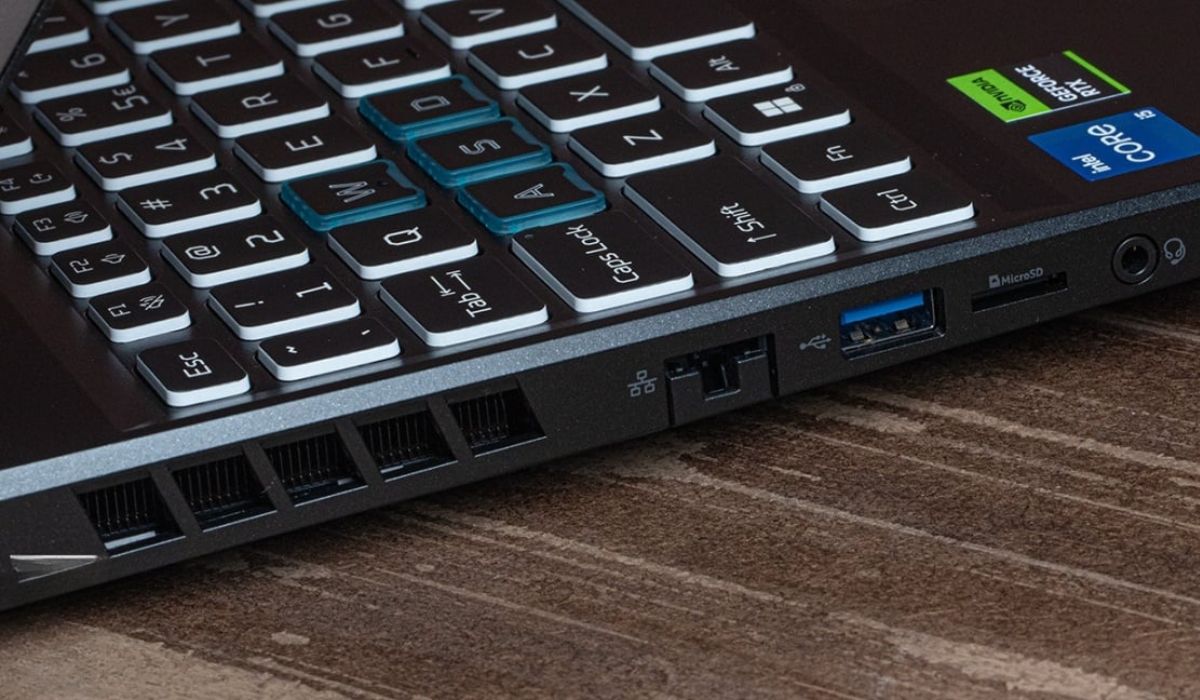 Cống của laptop Predator 16