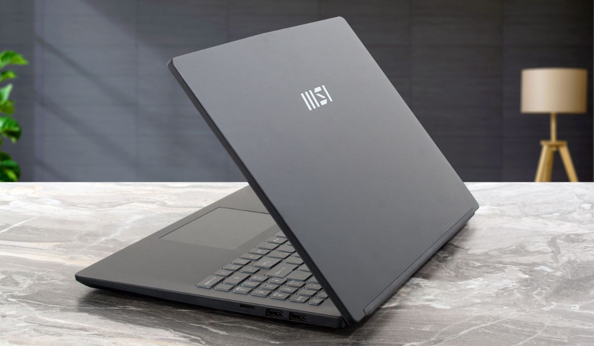 laptop có thiết kế đơn giản, hiện đại