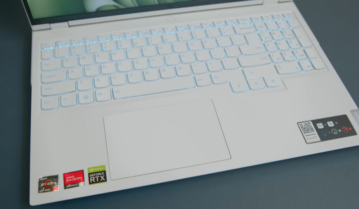 Bàn phím laptop phản hồi tốt