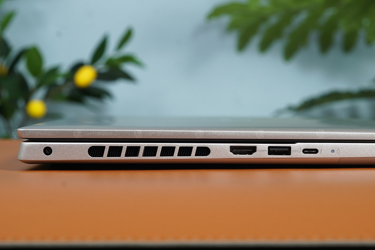 Cạnh trái Dell Inspiron 7630 Plus