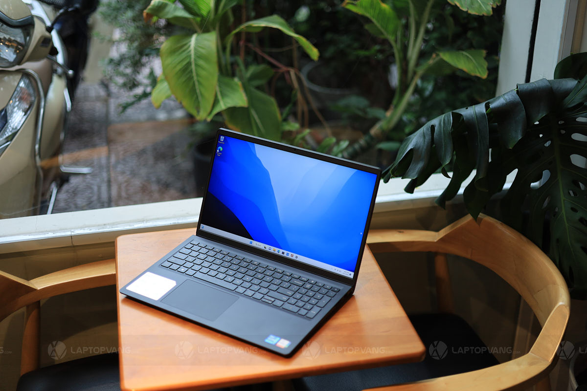 Màn hình Dell Inspiron 3530