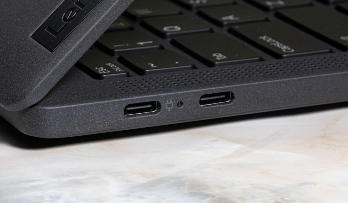 Cổng laptop bên trái