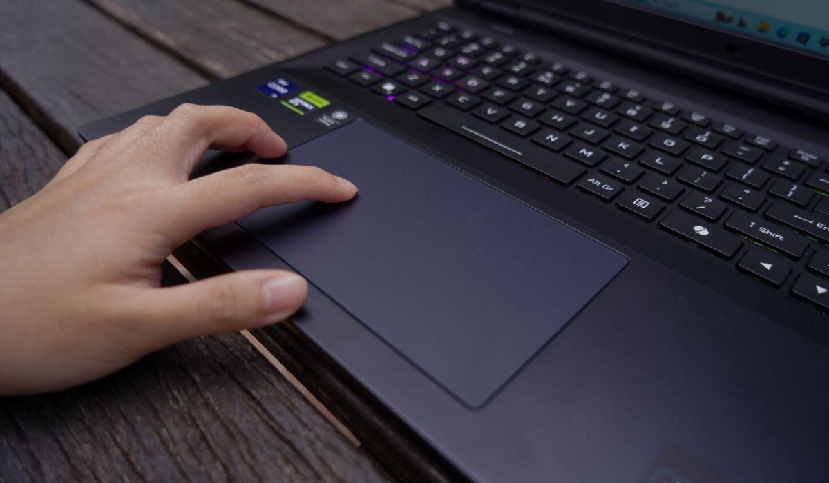 Touchpad mượt mà của máy