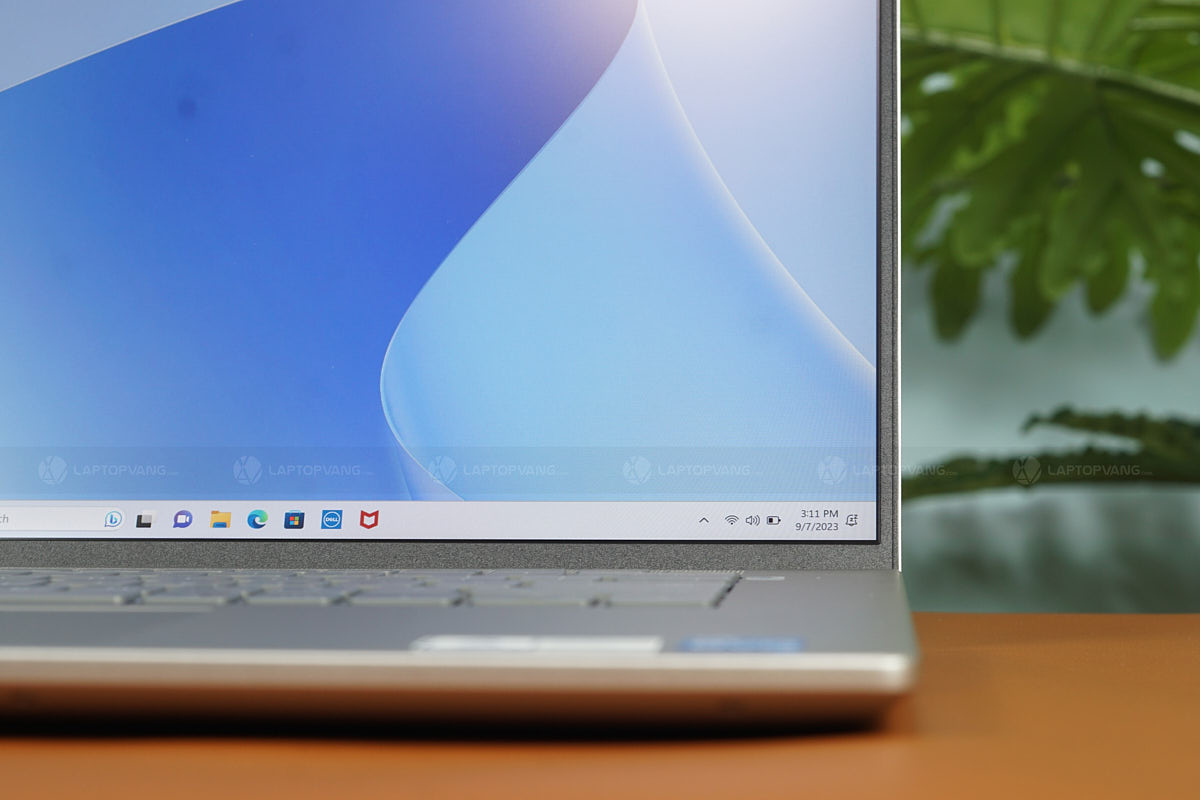 Màn hình Dell Inspiron 7630 Plus