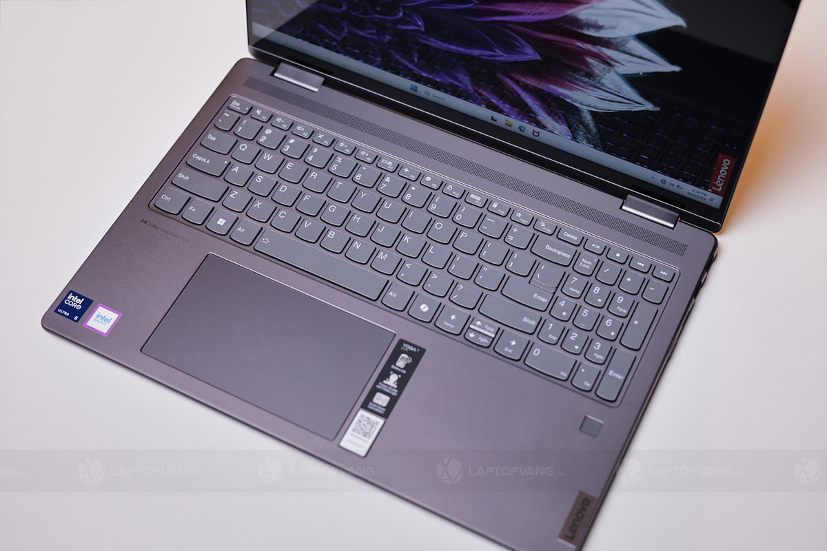 Bàn phím và TouchPad Yoga 7i 2-in-1 2024