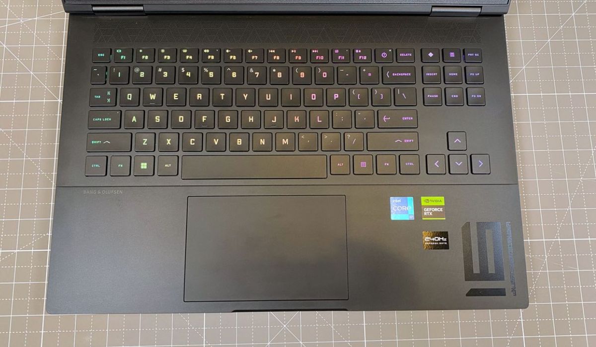 HP Omen 16 với bàn phím chất lượng