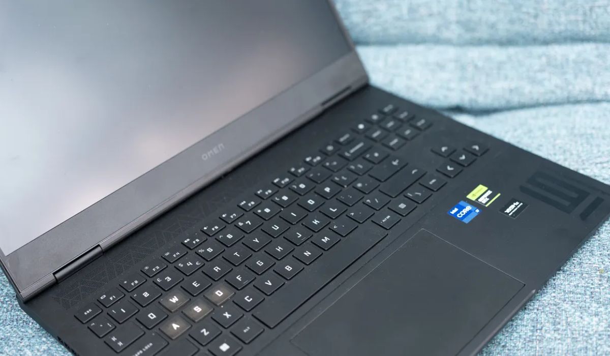 Bàn phím laptop đầy đủ