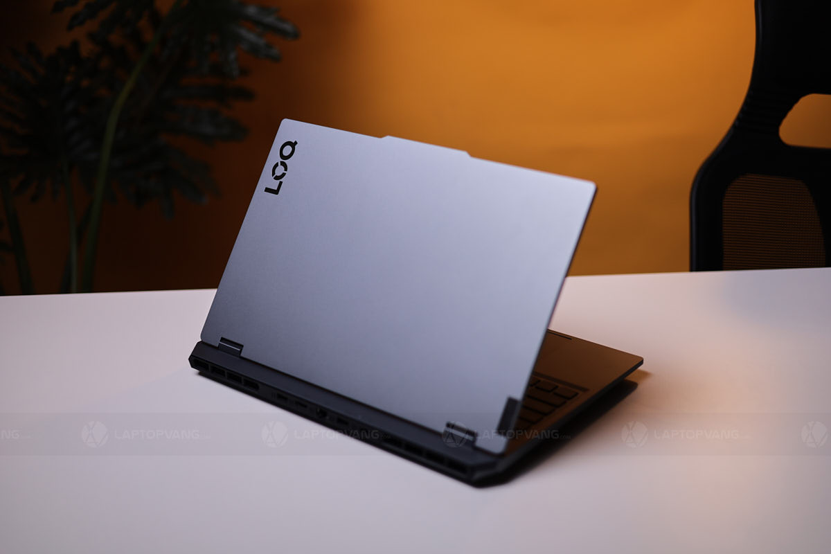 Logo LOQ mặt A trên 15IAX9