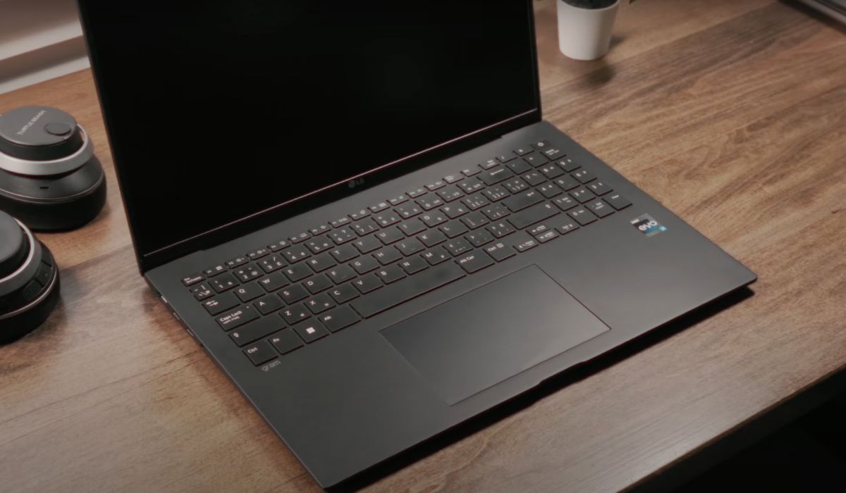 Phím và TouchPad LG 16 2023 êm ái