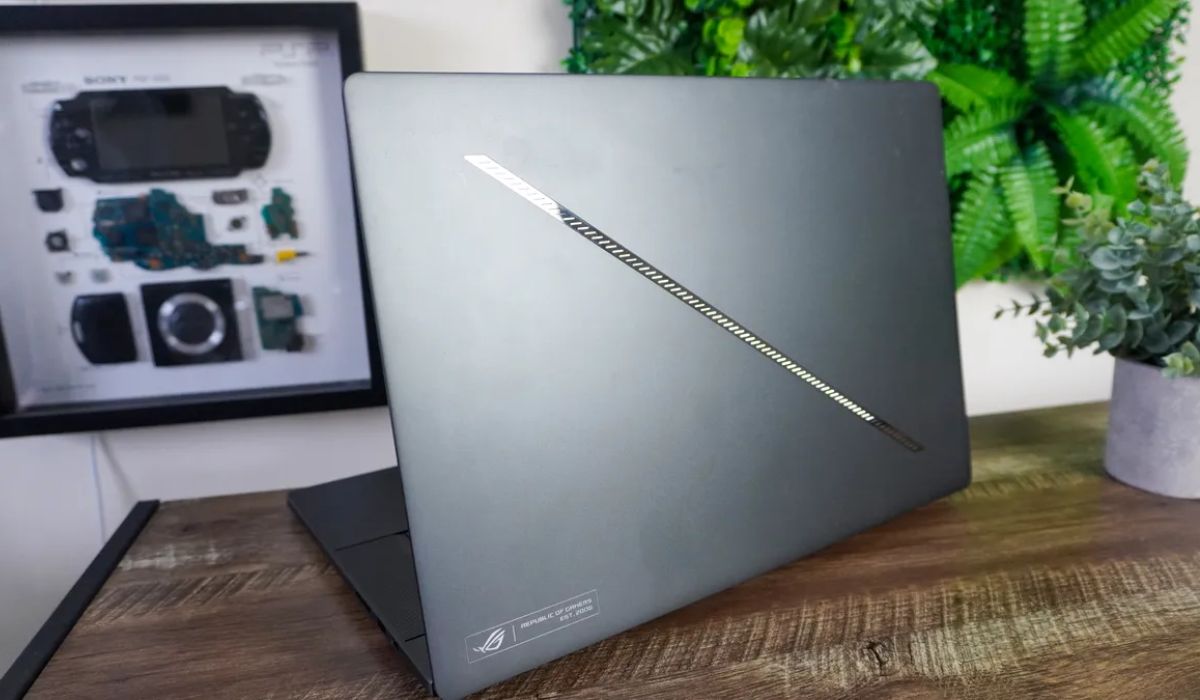 Thiết kế của ROG Zephyrus G16 2024 