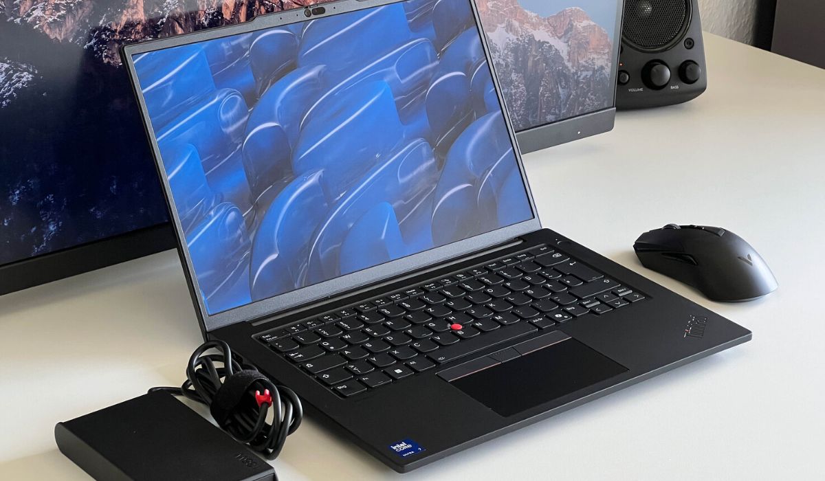 Bộ sạc đi kèm với laptop ThinkPad P16V Gen 2