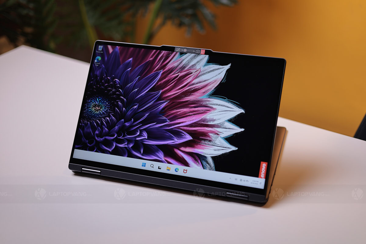 Xoay gập 360 độ với Yoga 7i 2-in-1 16 inch