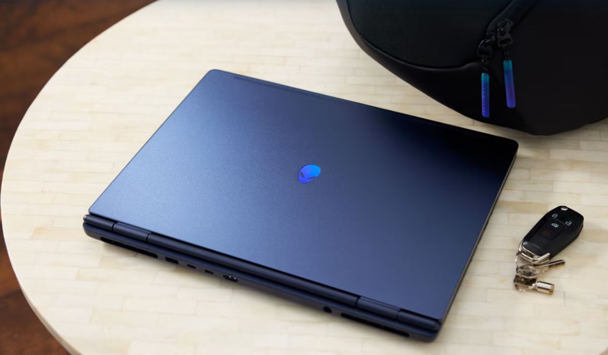 Alienware 16 Aurora AC16250 với phong cách tương lai ấn tượng