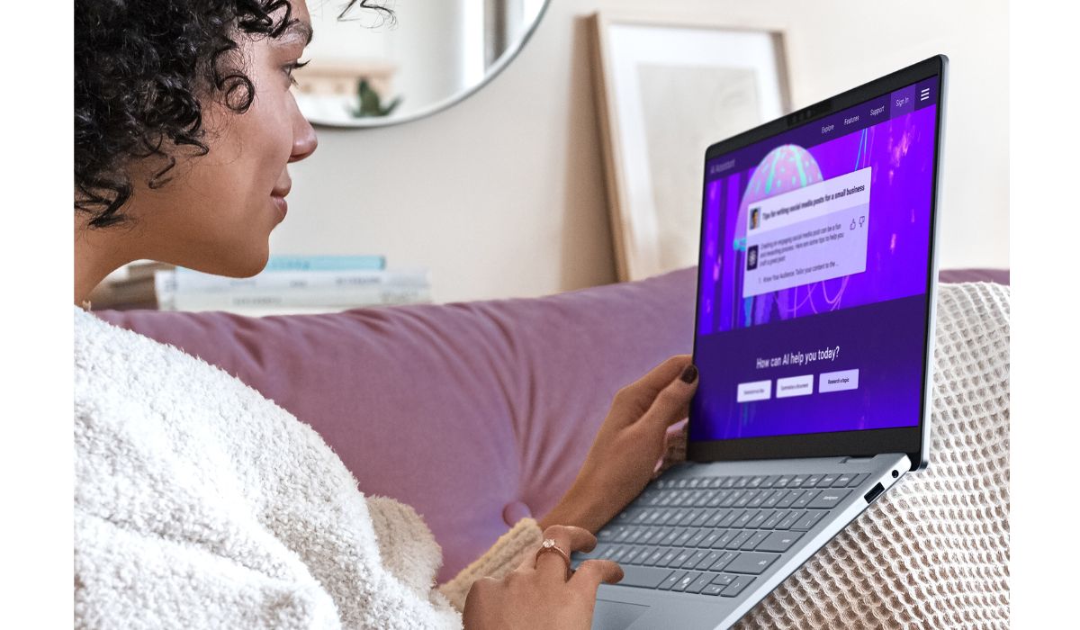 Laptop hỗ trợ công việc với AI và bảo mật tiên tiến