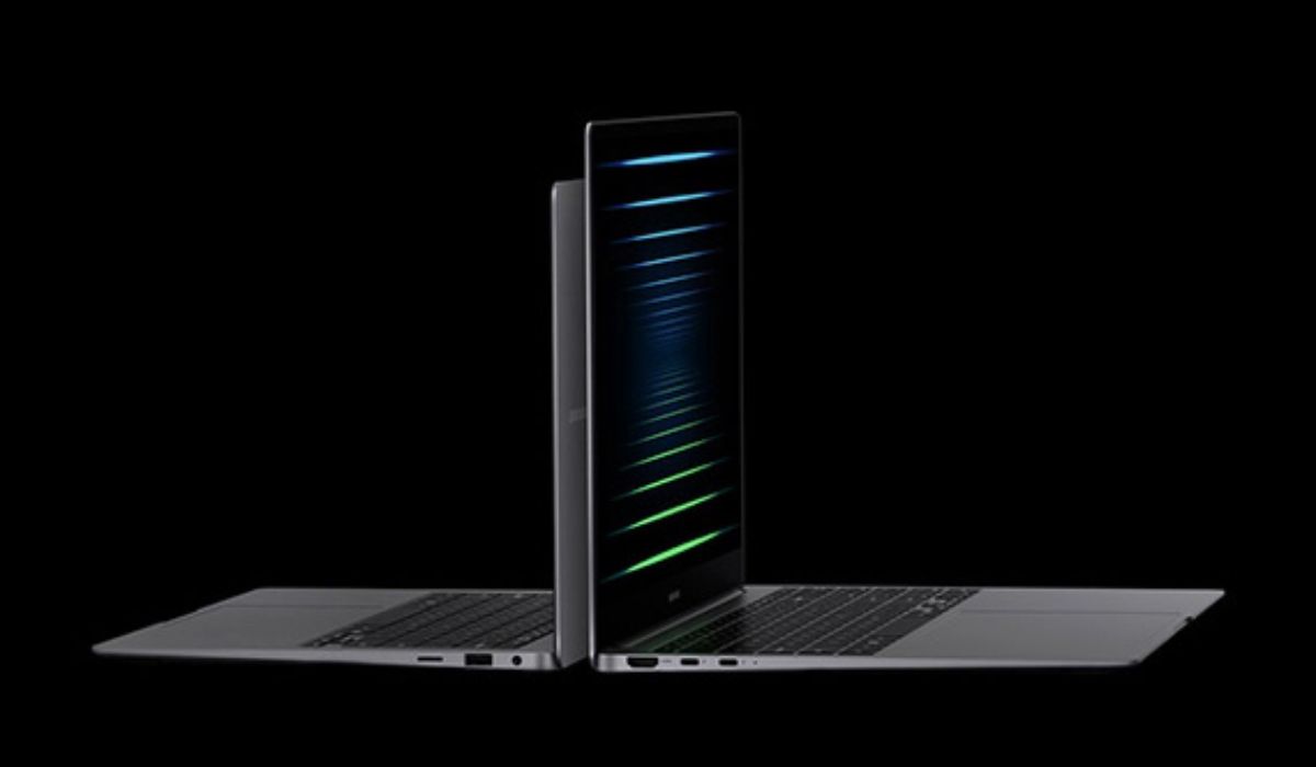 Các cổng kết nối của Samsung Galaxy Book5 Pro 14inch được bố trí 2 bên cạnh máy