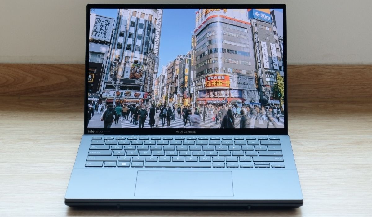 Thiết kế của Asus Zenbook Dou OLED UX8406 linh hoạt cách sử dụng