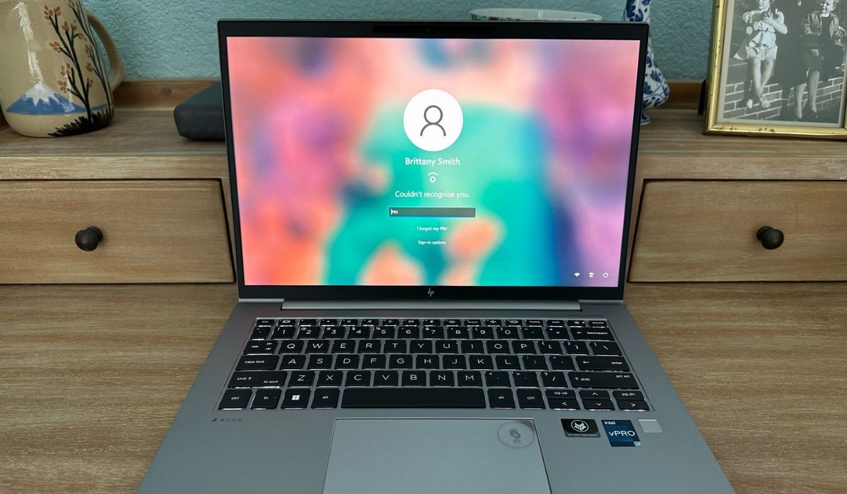 HP Zbook Firefly 14 G9 được trang bị các tính năng bảo mật