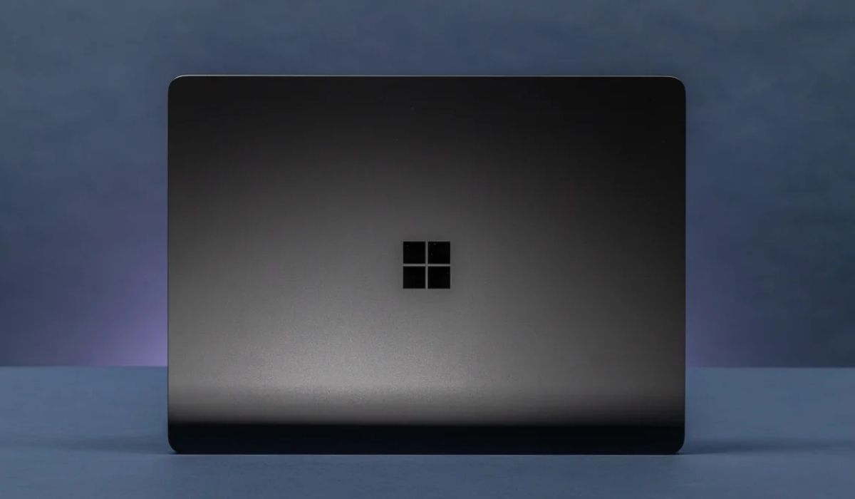 Thiết kế mặt A của Surface Laptop 13 inch