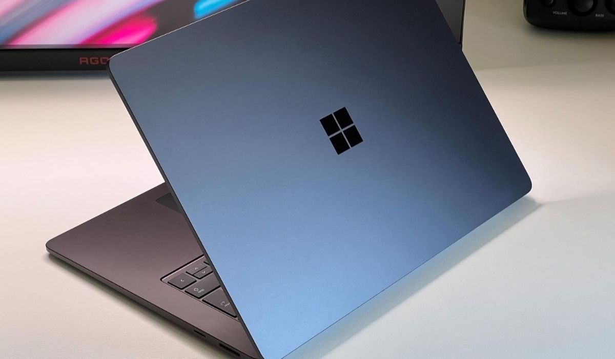 Thiết kế tinh tế và thời trang của Surface Laptop 7 15 inch Ultra 5
