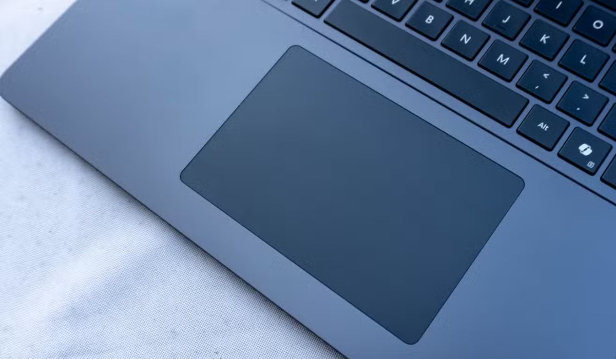 Touchpad Haptic cho trải nghiệm mượt mà và nhạy bén