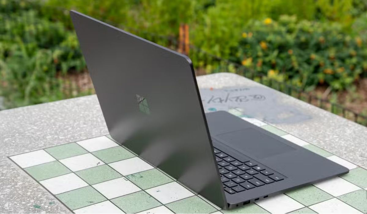 Surface Laptop 7 15 inch Ultra 5 là laptop doanh nhân chuyên nghiệp