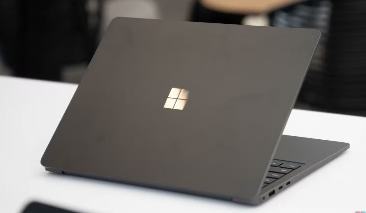 Vẻ ngoài của Surface Laptop 7 15 inch Ultra 7