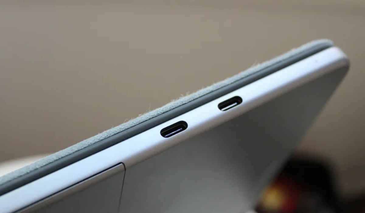 Cổng kết nối trên Surface Pro 12 inch