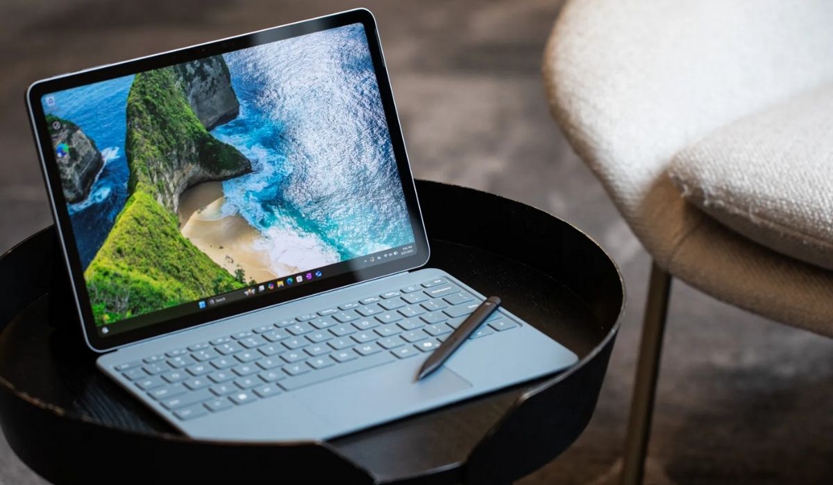 Surface Pro 12 inch với hiệu năng mạnh mẽ trong thiết kế gọn nhẹ