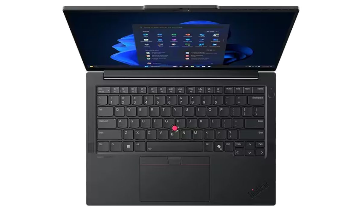 Bàn phím với Trackpoint đặc trưng, hỗ trợ thao tác nhanh chóng và tiện lợi